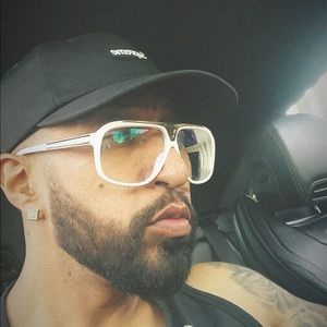 Meet your Posher, Hugo